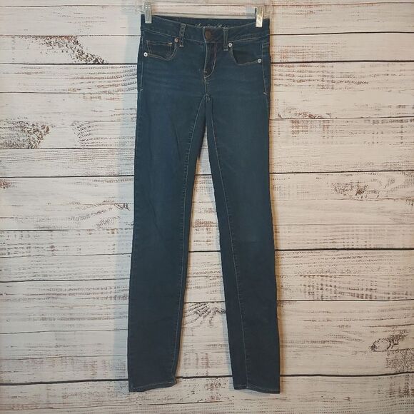 Woman's American Eagle Super Stretch Skinny Jeans sz 2 - Picture 2 of 9